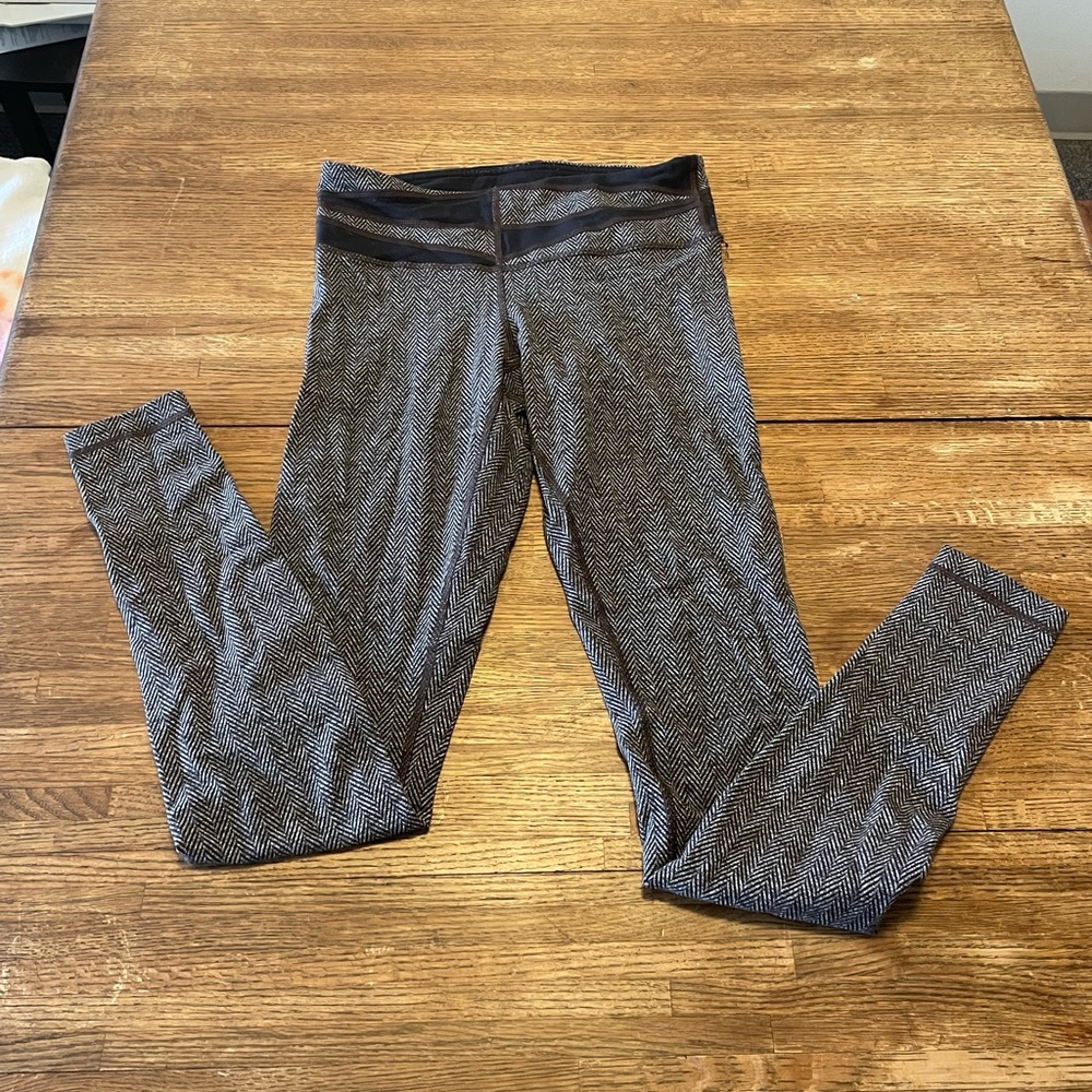 Lululemon Wunder Under Leggings in Grey Sweater Material